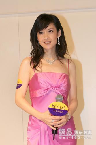 我校举行庆祝中华人民共和国成立70周年升国旗仪式【b体育】(图3) b体育